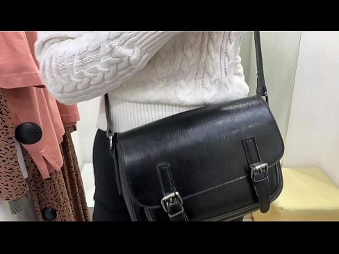 ❤️ Verejná masturbácia mladej sučky FeralBerry s robertkom v skúšobnej miestnosti Super porno na sk.assay-define-smartlink.ru ❌
